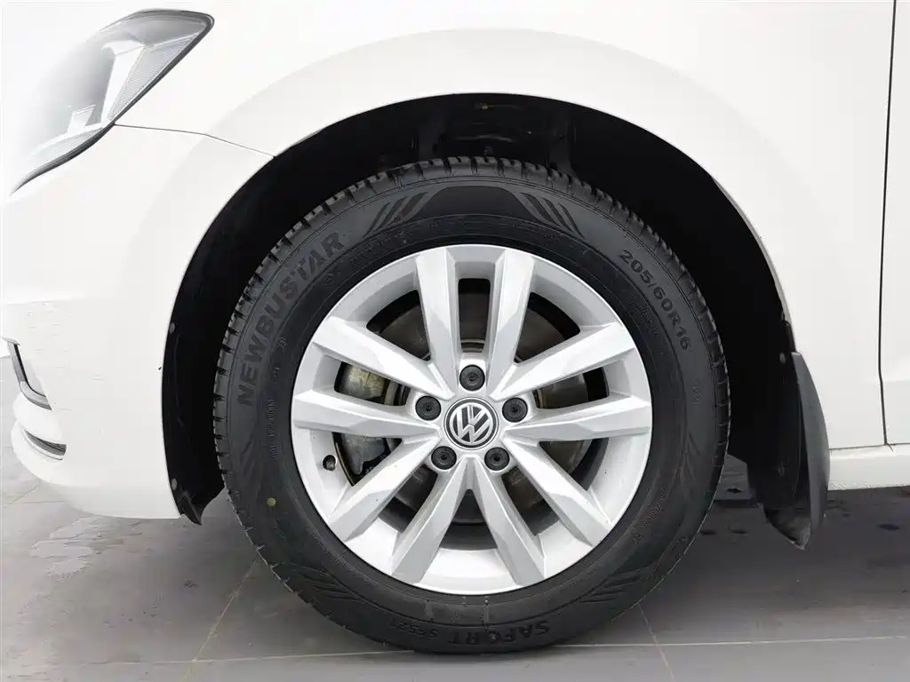 Volkswagen Touran 2018 Touran L 280TSI DSG Comfort 7-seater China V фото 17