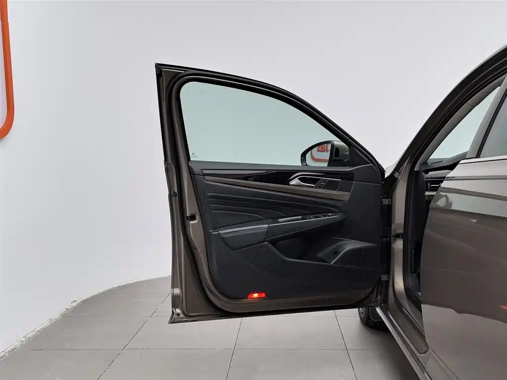 Volkswagen Passat 2019 Model 380TSI Luxury Edition China VI фото 8