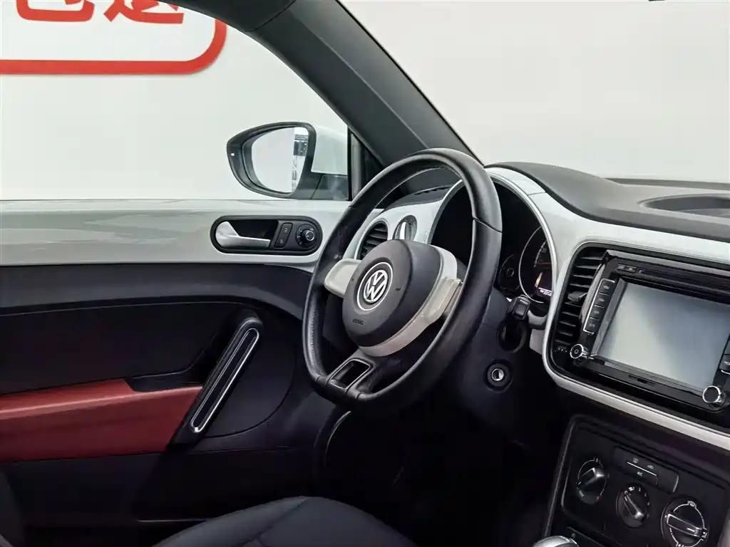 Volkswagen Beetle 2015 180TSI фото 22