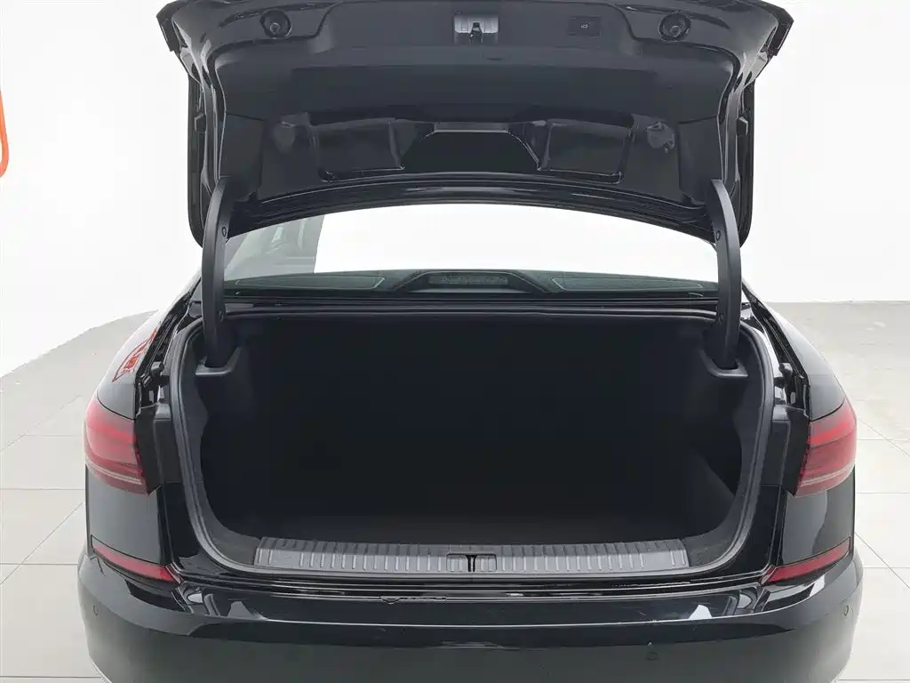 Volkswagen Passat 2023 Facelift 330TSI Luxury Edition фото 16