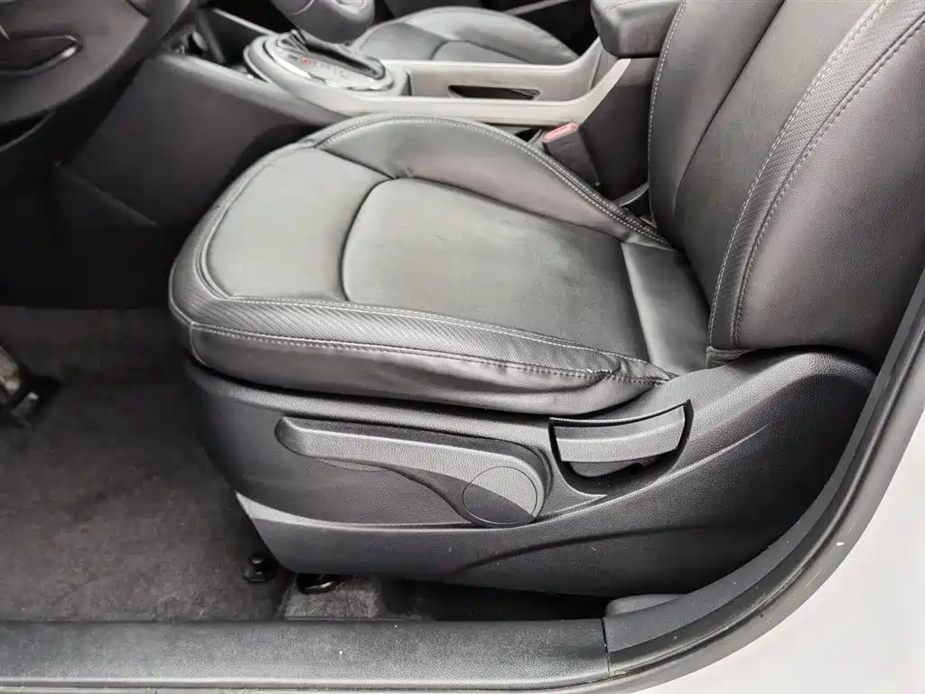 Kia Sportage 2015 2.0L Automatic 2WD DLX фото 20