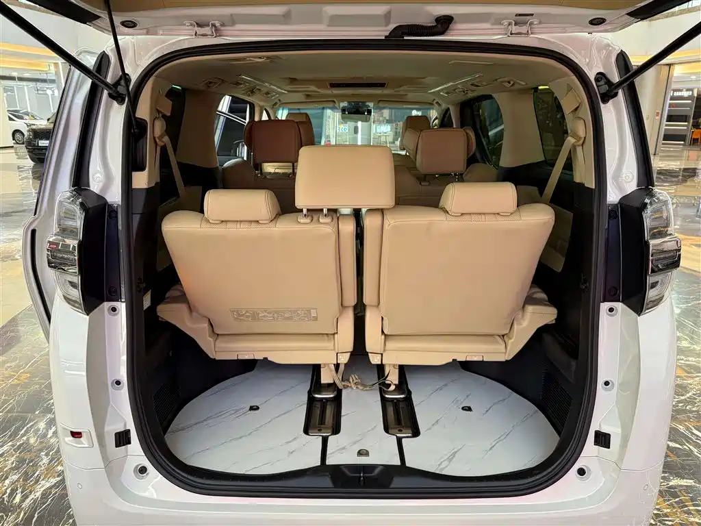 Toyota Vellfire 2021 Crown Hybrid 2.5L HV Premium Edition фото 35