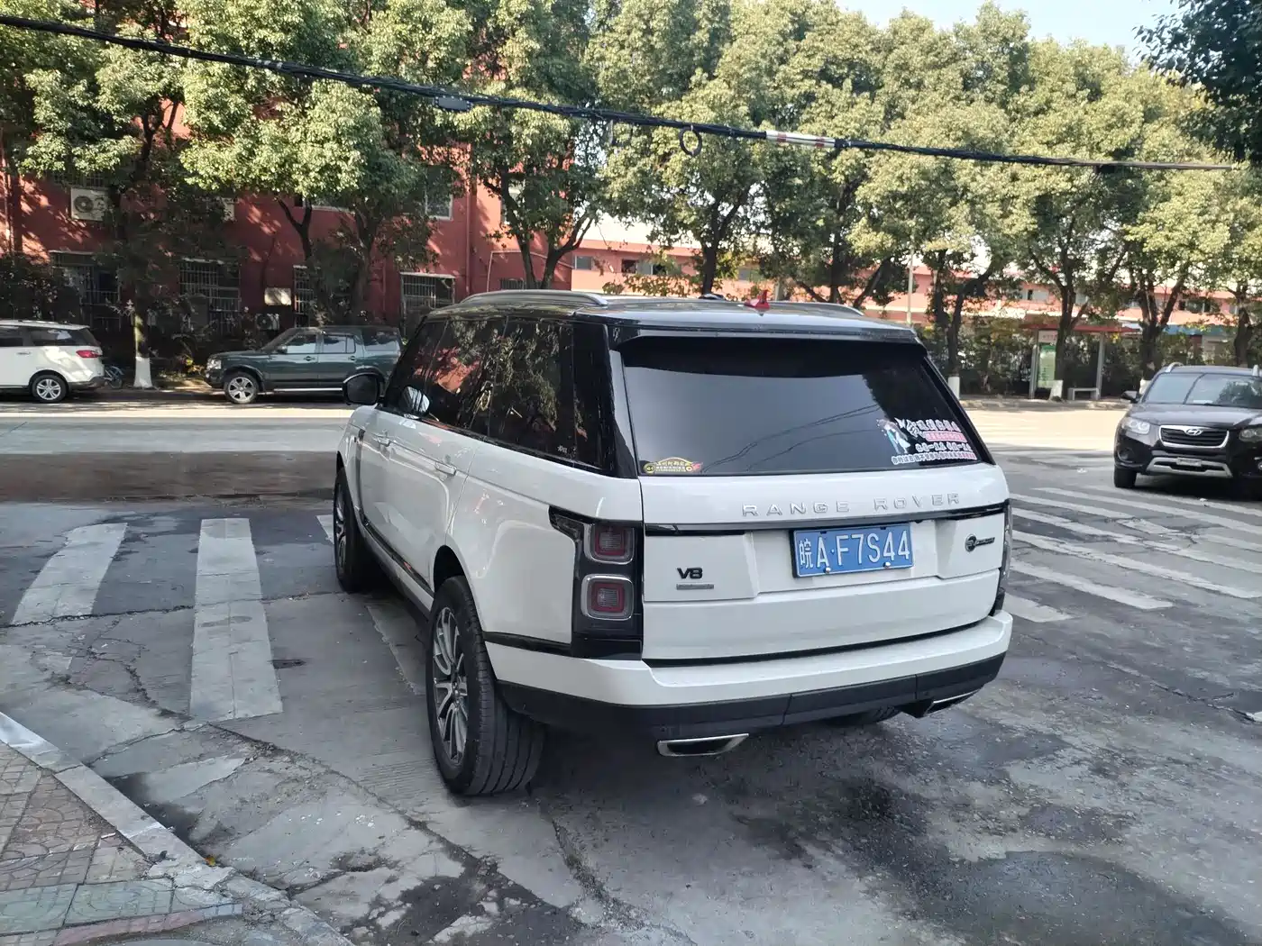 Land Rover Range Rover 2015 3.0 SC V6 Vogue SE Genesis Extended Edition фото 11