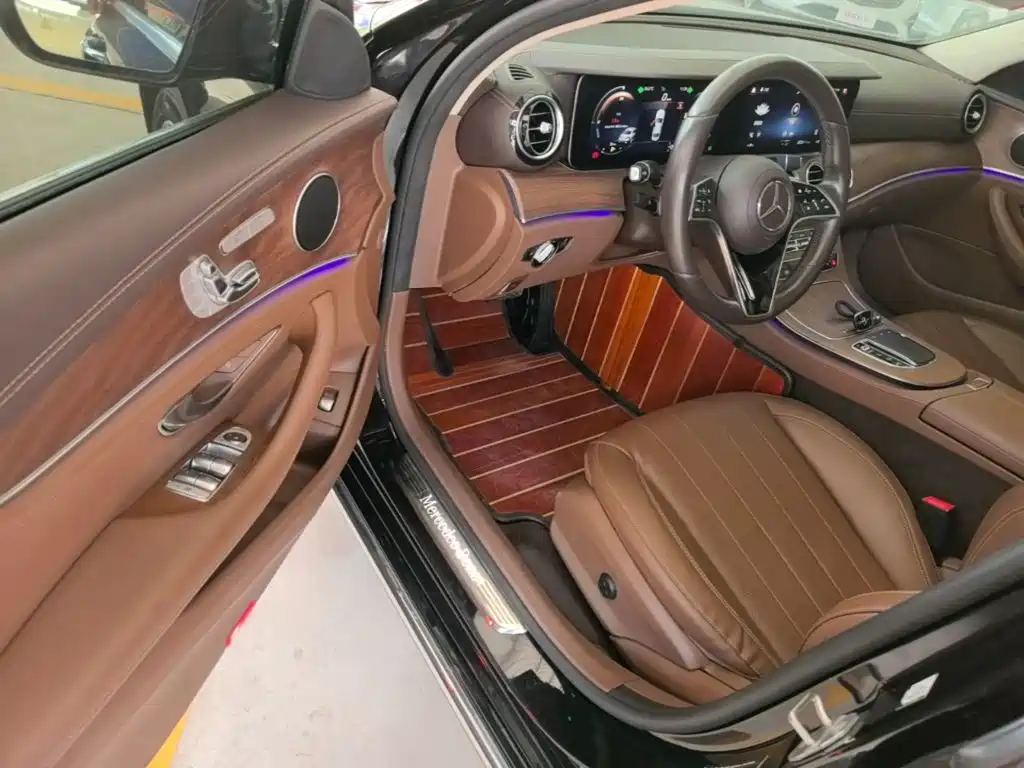 MERCEDES-BENZ E-CLASS