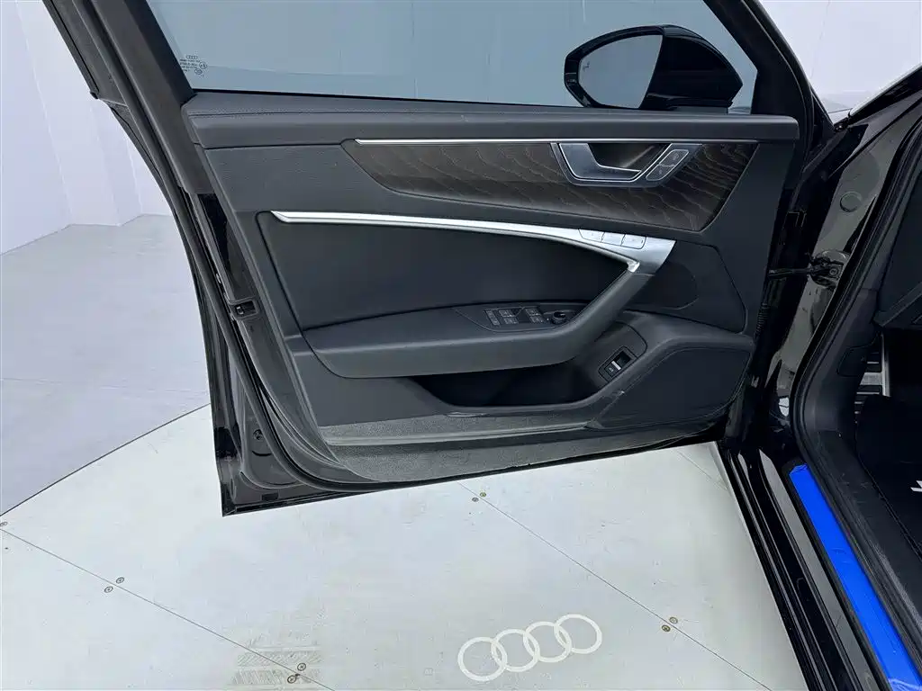 Audi A6L 2025 45 TFSI quattro Premium Sport фото 17