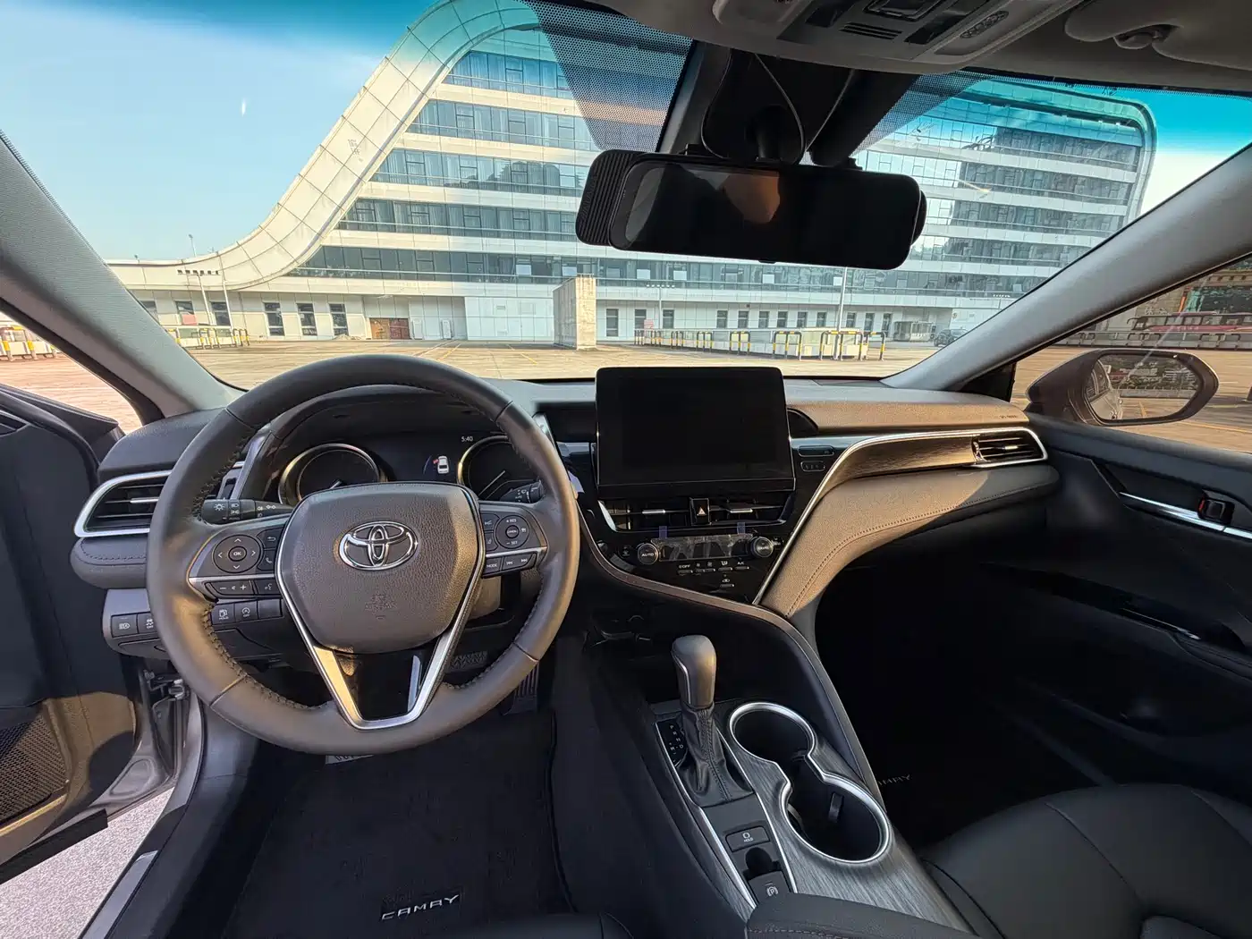 Toyota Camry 2023 2.0G Luxury Edition фото 10