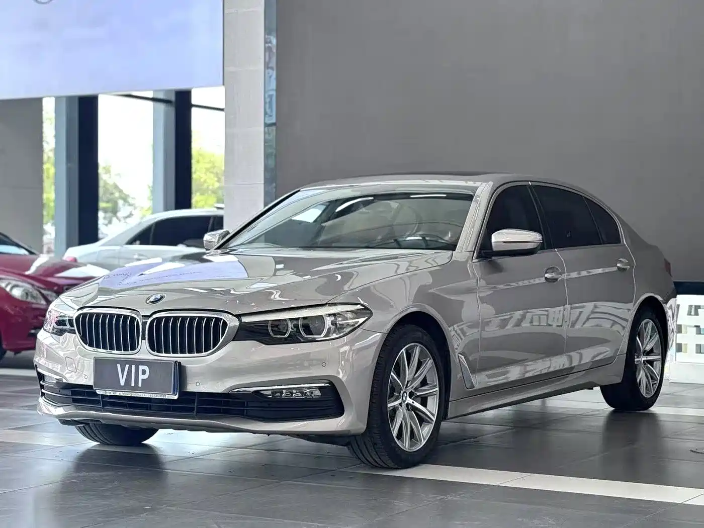 BMW 5 Series 2018 528Li Launch Special Edition