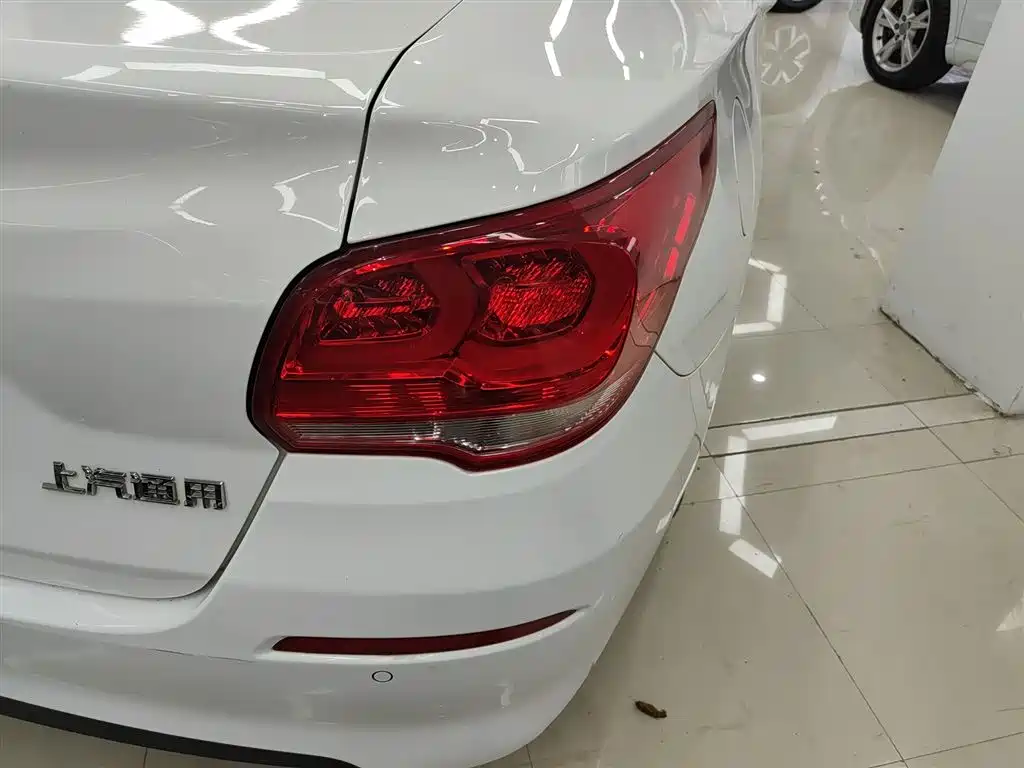 Chevrolet Cavalier 2019 320 Automatic Joy Edition фото 8