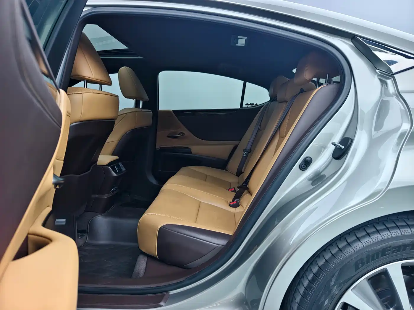Lexus ES 2020 200 Excellence фото 16