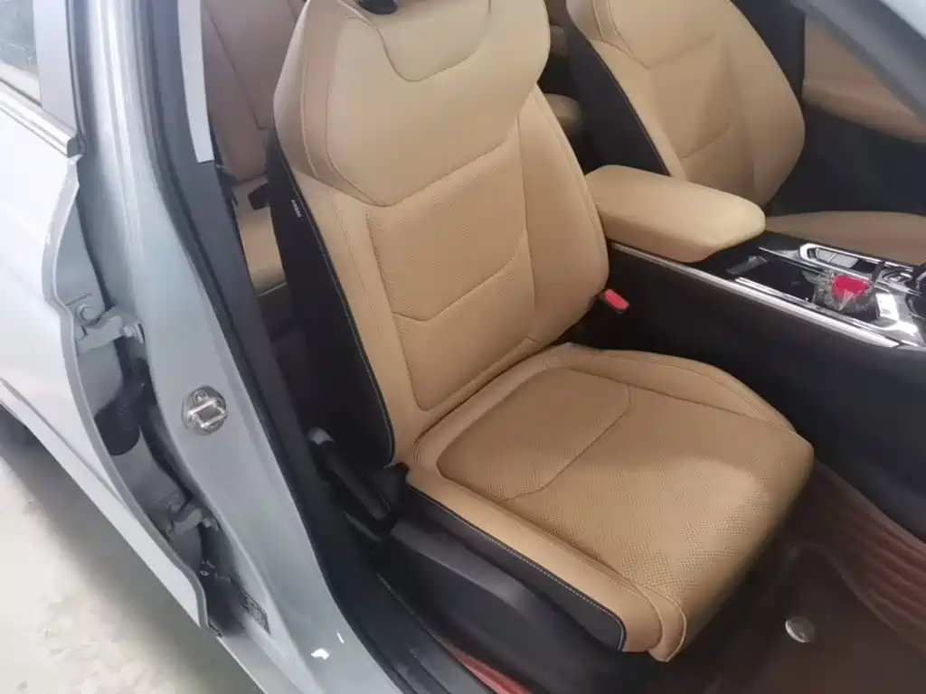 Geely Emgrand L HiP 2025 2024 Model Soaring Dragon Edition 1.5TD-DHT Pro 100KM Excellence Type