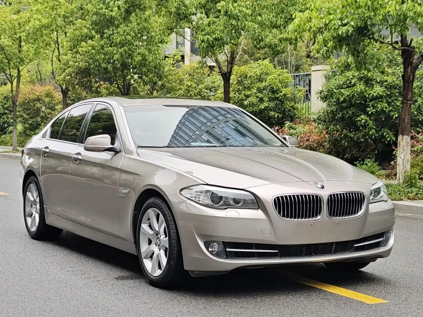 BMW 5 Series (Import) 2012 528i xDrive Luxury Model фото 7