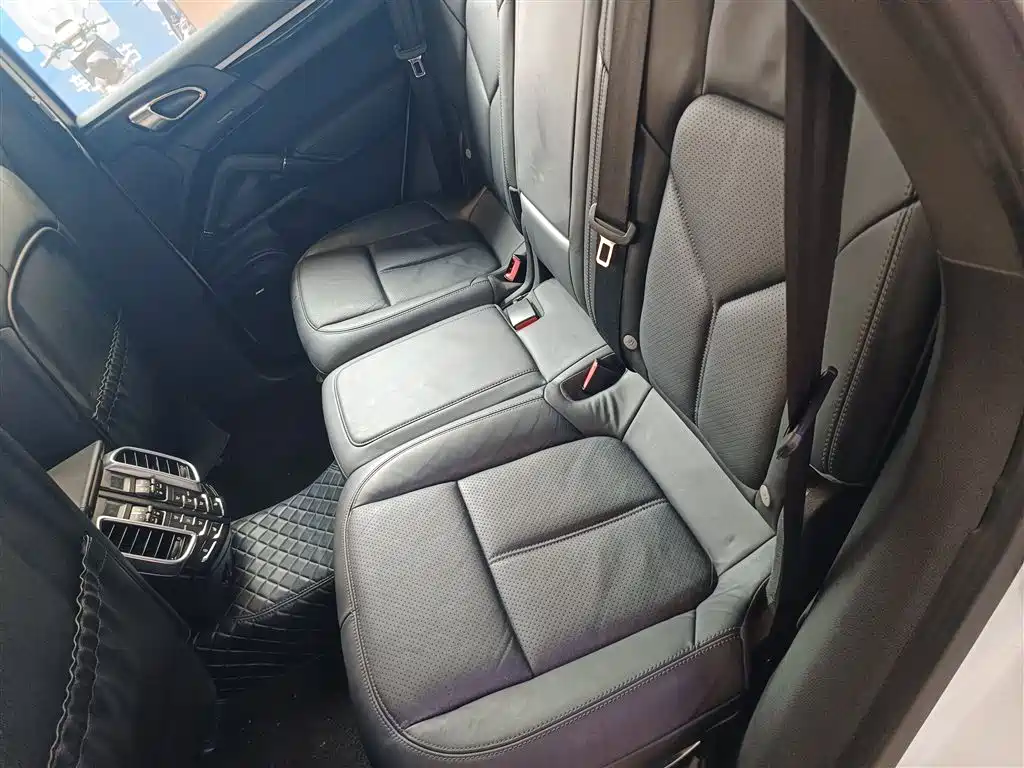 Porsche Cayenne 2014 Cayenne Platinum Edition 3.0T фото 17