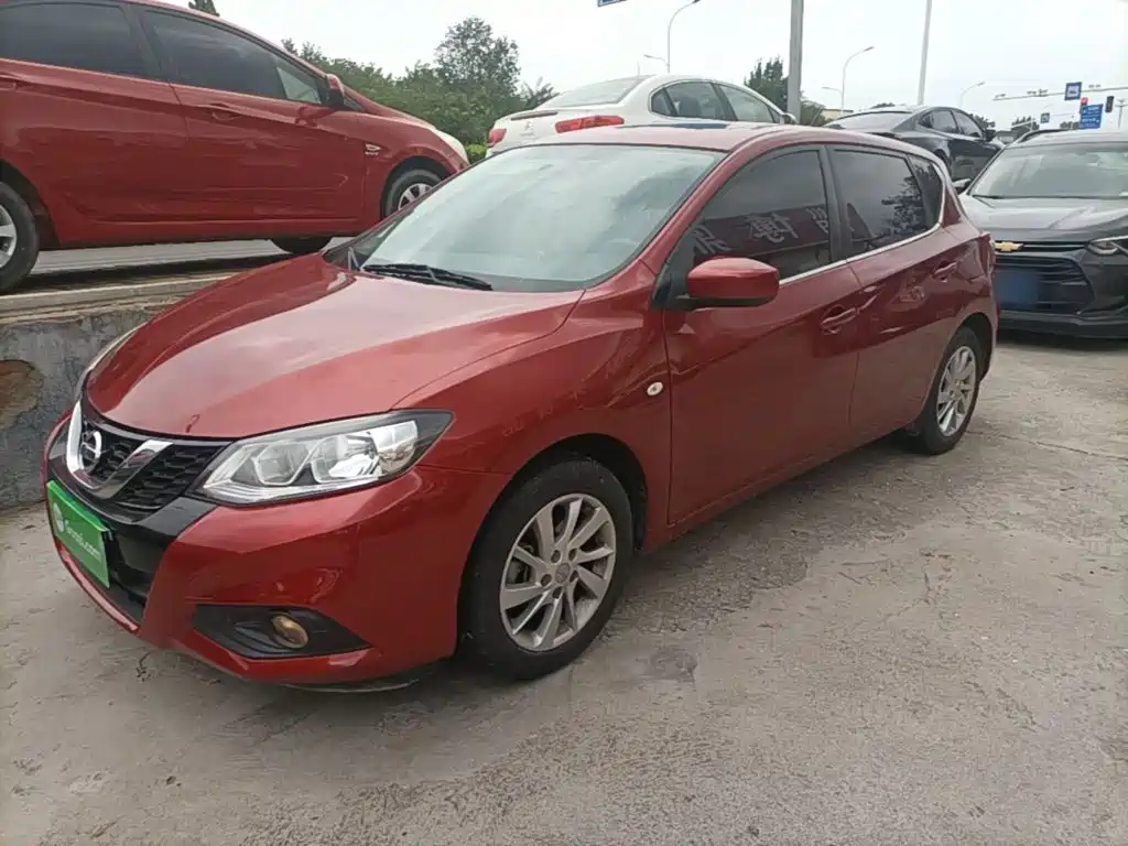 صورة 2 - Nissan Tiida