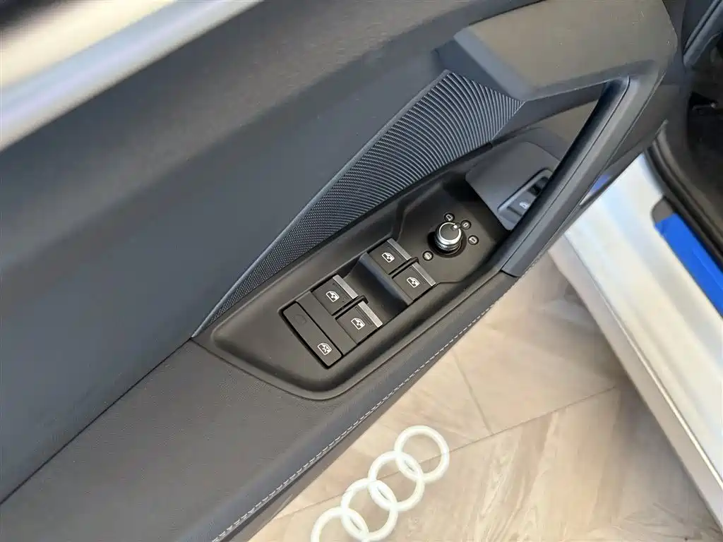Audi A3 2025 Sportback 35TFSI Flying Premium фото 21