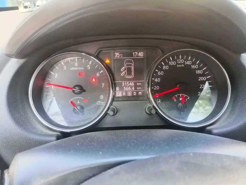 Nissan Qashqai 2012 2011 2.0XV Thunder CVT 2WD