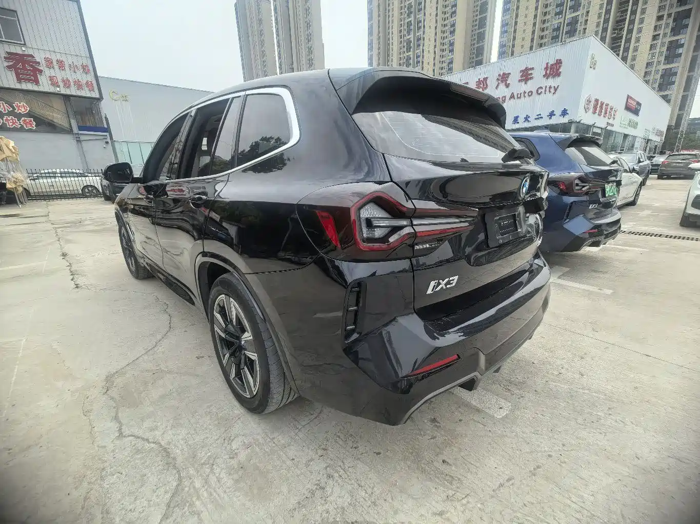 BMW IX3