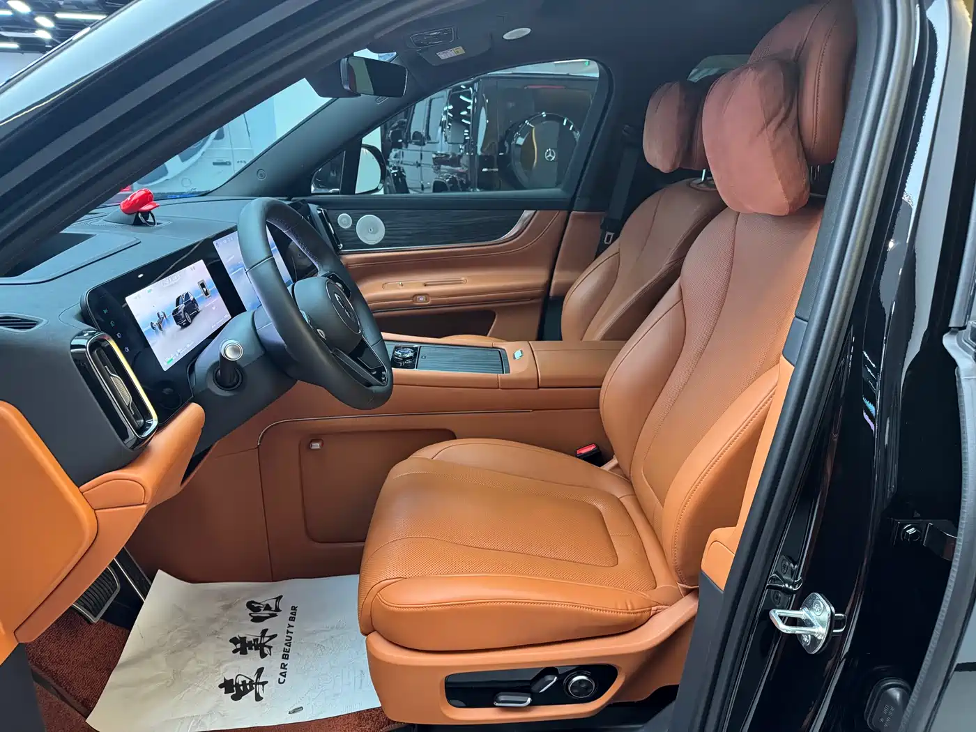 AITO Wenjie AITO M9 2024 Range Extender Max Edition 42kWh 6-seater фото 9