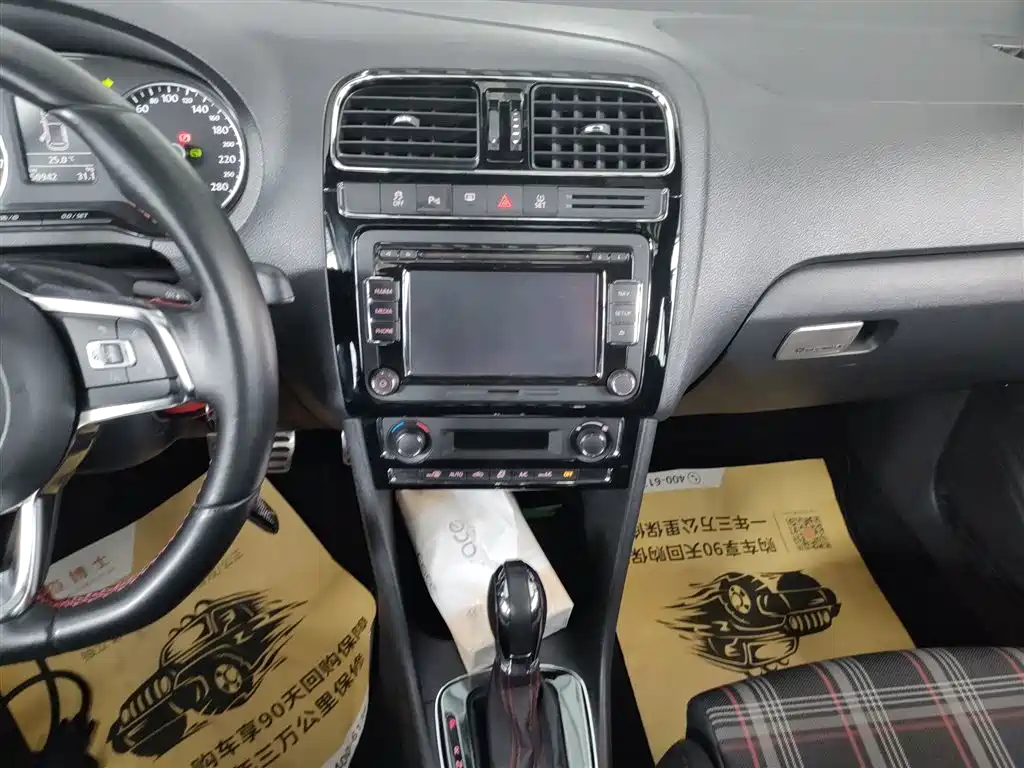 Volkswagen Polo 2015 Model 1.4TSI GTI фото 13