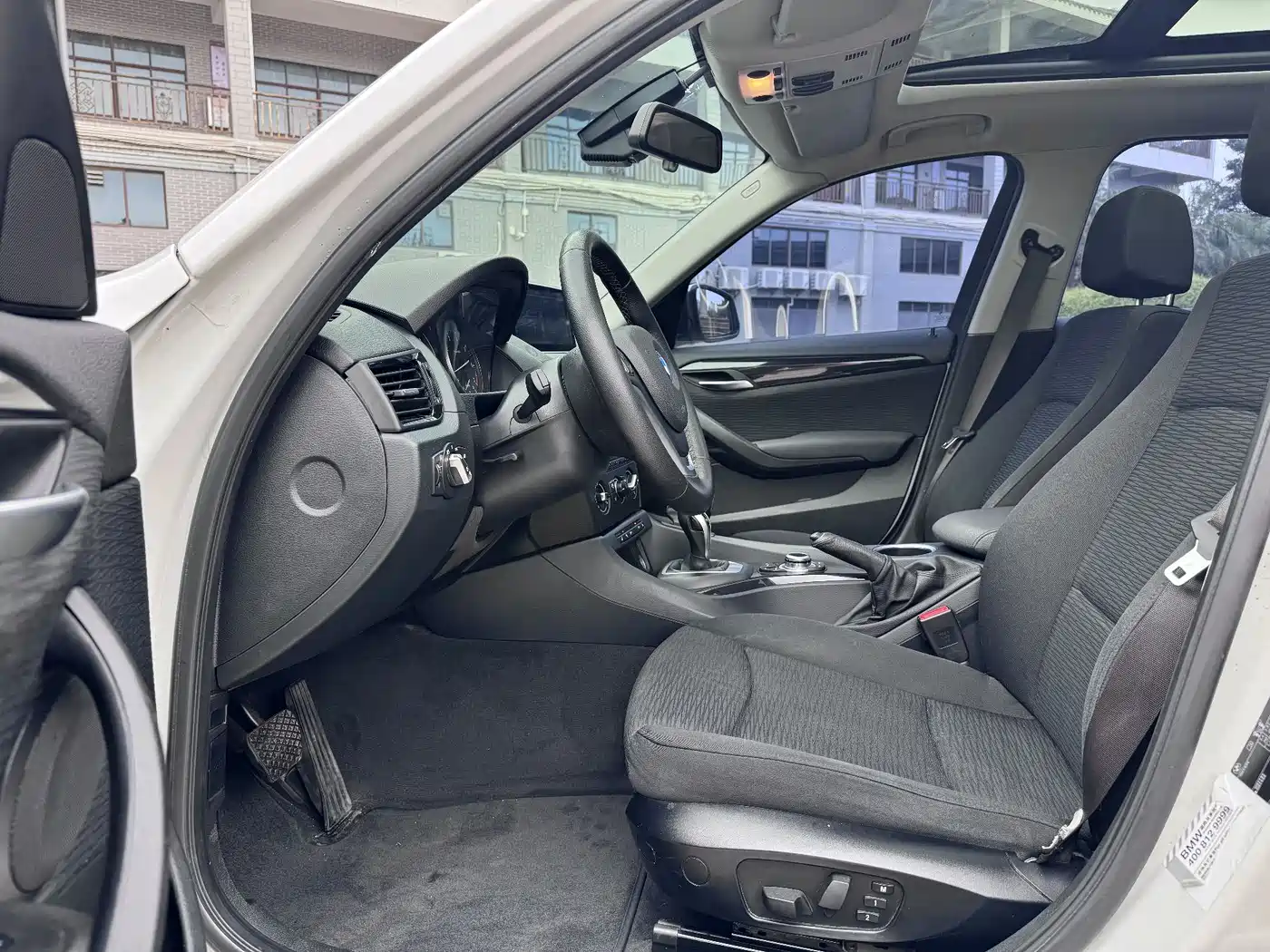 BMW X1 2015 Model sDrive18i Fashion Advanced Edition фото 4