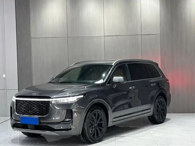 Li Auto ONE Последовательный гибрид, 6 мест