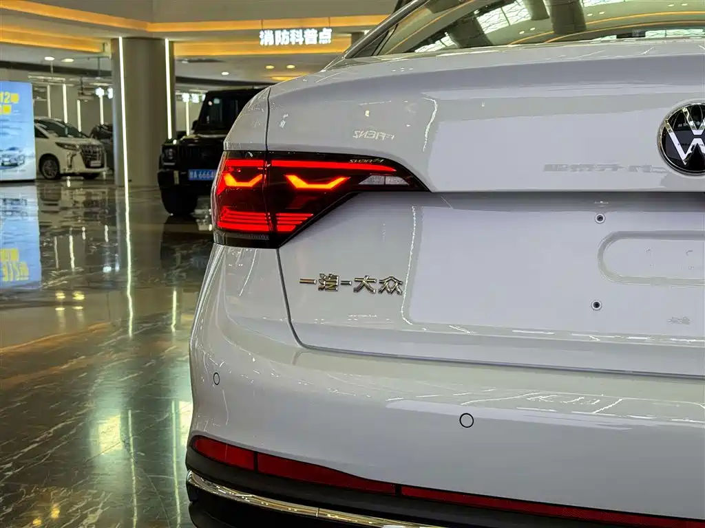 Volkswagen Sagitar 2025 Model Year Facelift 300TSI DSG Soaring Edition фото 9