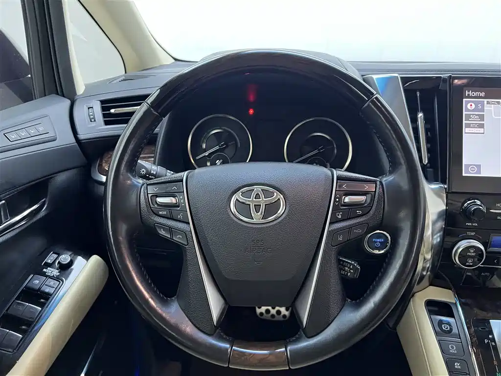 Toyota Alphard 2021 Hybrid 2.5L Luxury фото 22