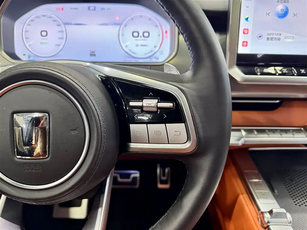 TANK TANK 700 NEW ENERGY