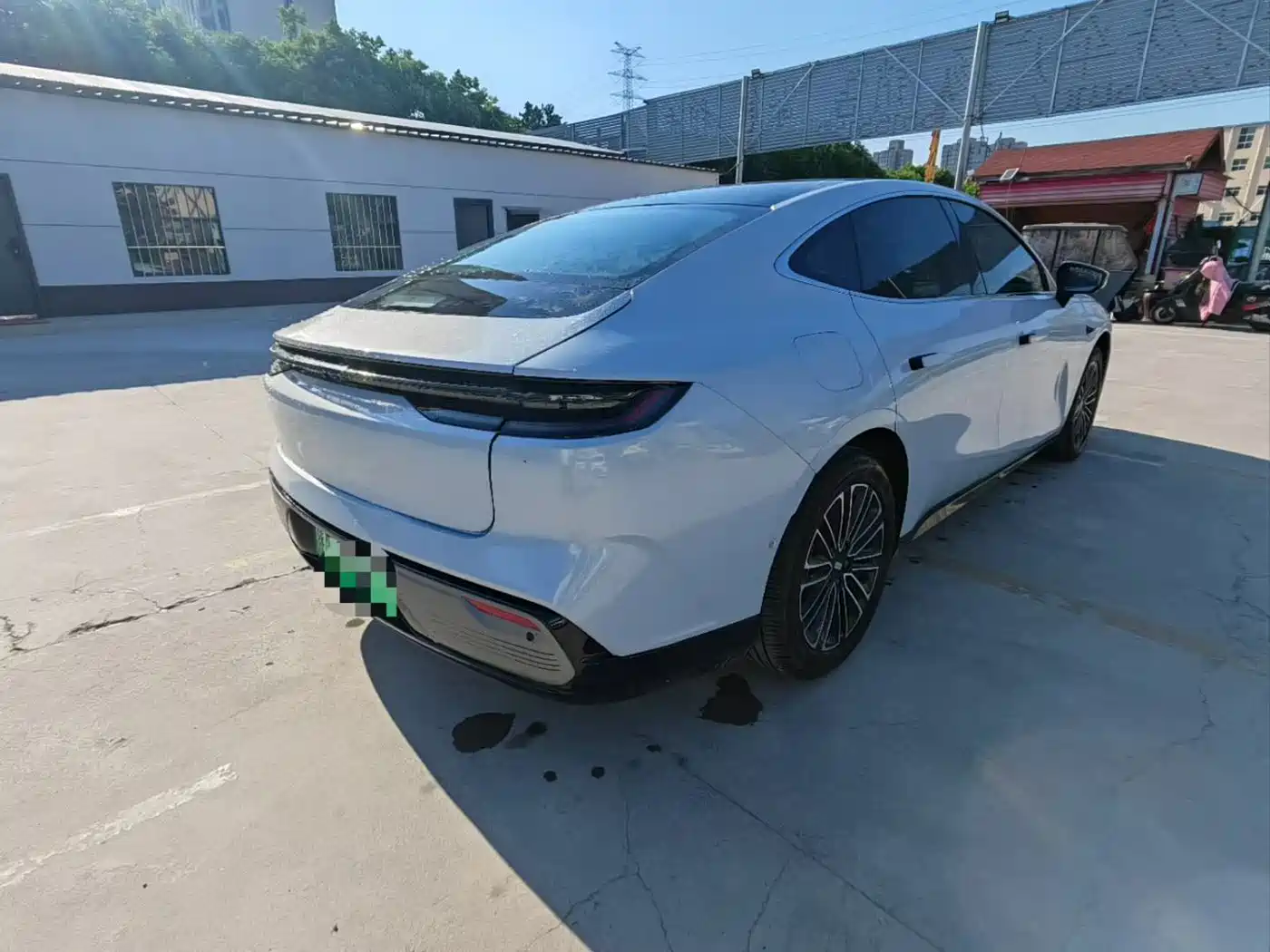 Geely Galaxy Galaxy Xingyao 8 2025 130km EM-i Premium Edition фото 6