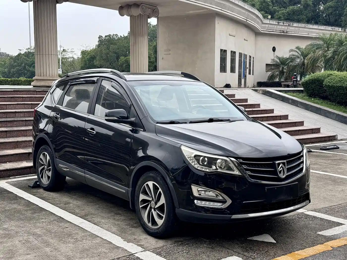 BAOJUN 560