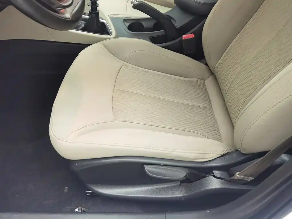 Фото 20 - Buick Excelle