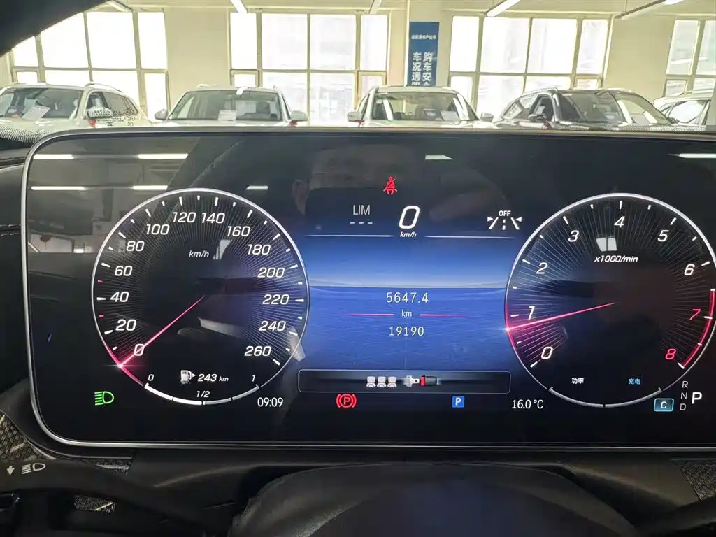 Mercedes-Benz C-Class 2023 Facelift C 260 L Night Sport Edition фото 6