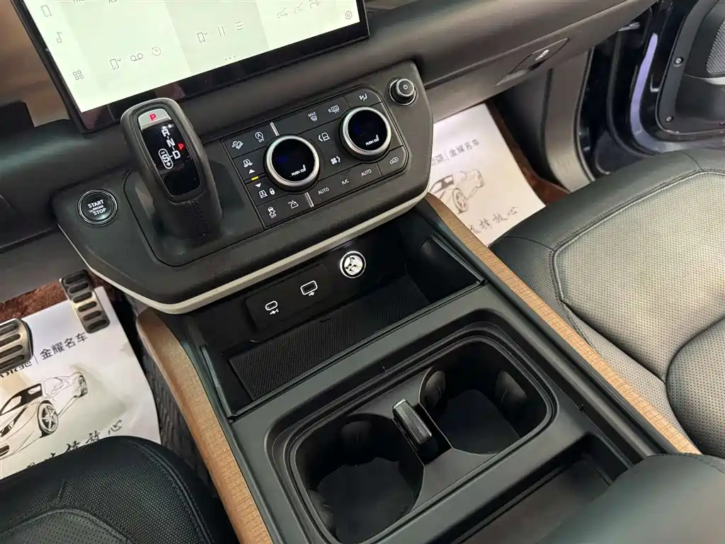 Land Rover Defender 2023 Facelift 110 3.0T P400 X-DYNAMIC HSE фото 19