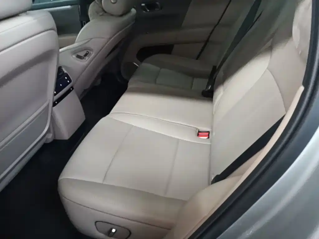Li Auto i6 2026 2025 4WD Base Model