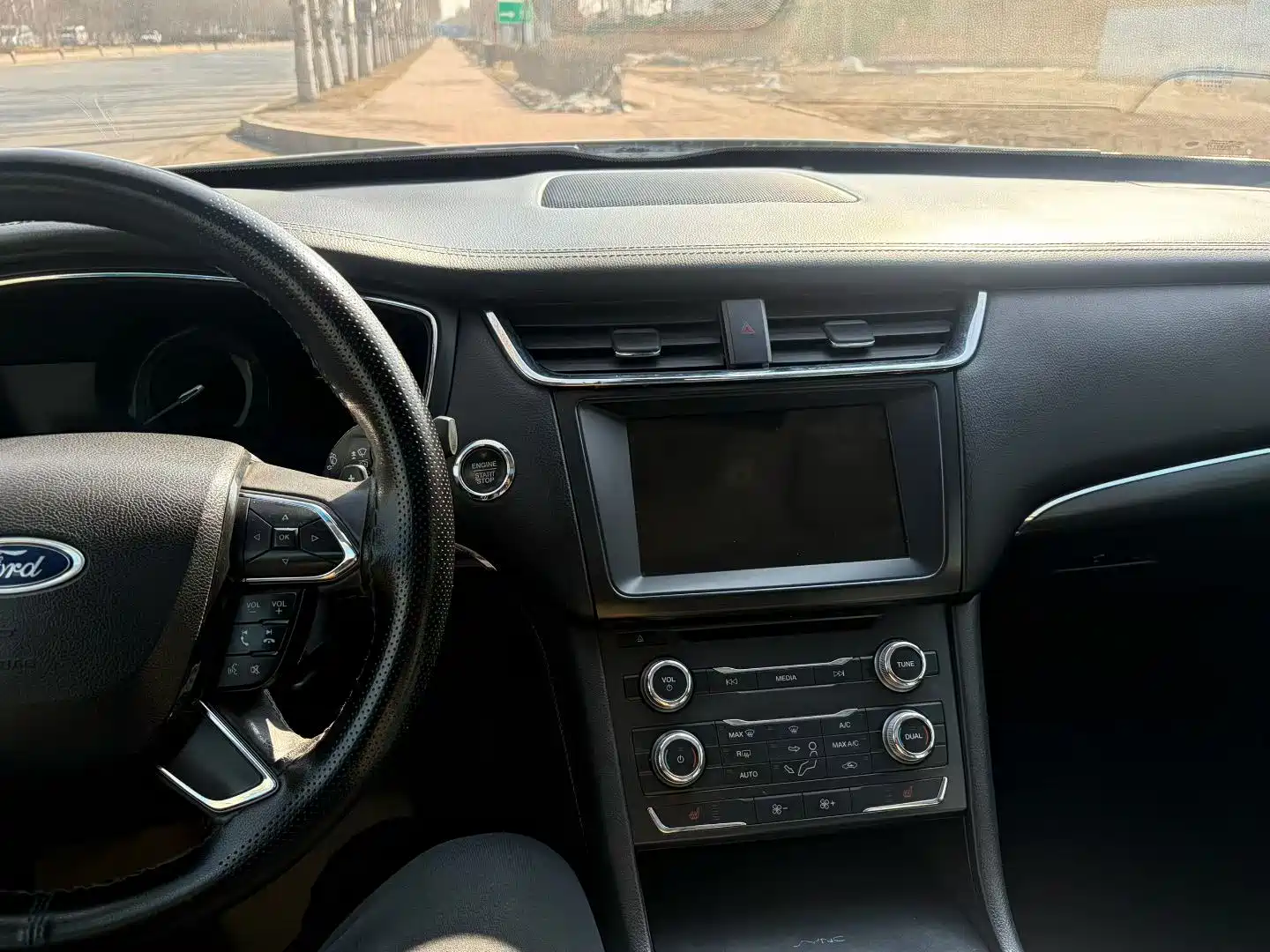 Фото 8 - Ford Taurus