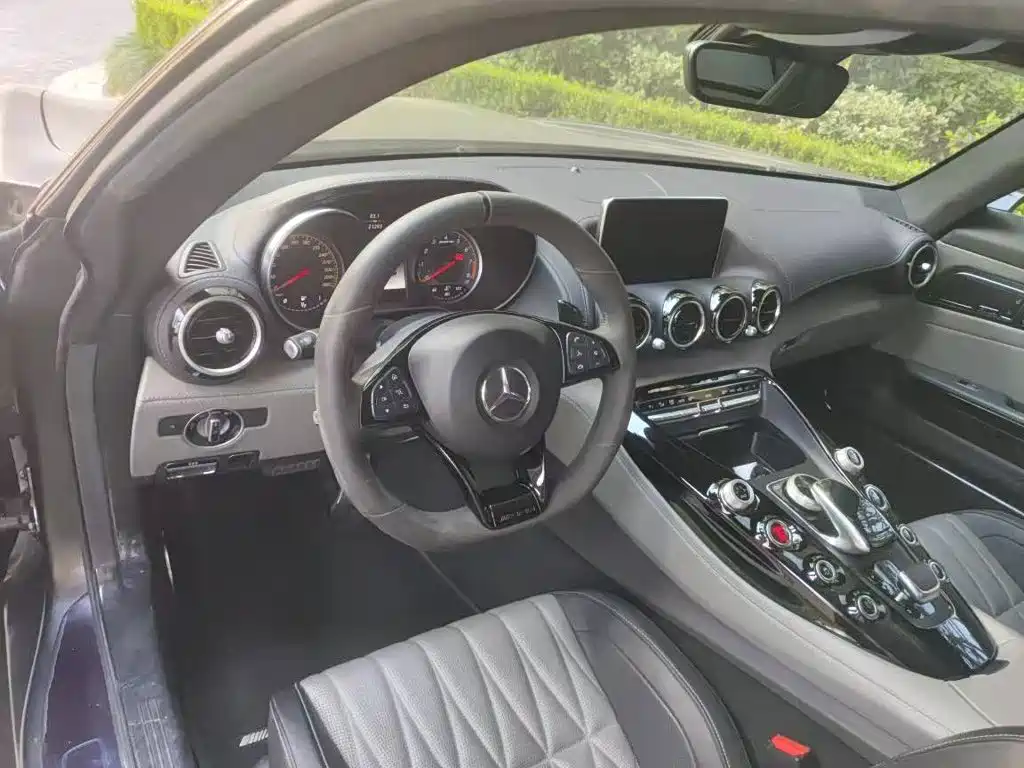 Photo 3 - Mercedes-Benz AMG GT