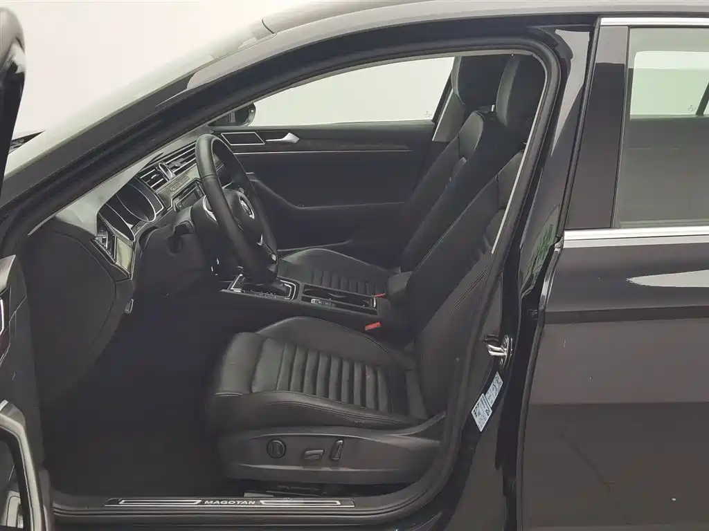 Volkswagen Magotan 2018 Facelift 330TSI DSG Luxury фото 10