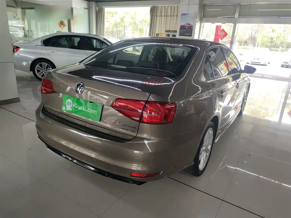 Volkswagen Sagitar 2018 280TSI DSG Spark Edition фото 5