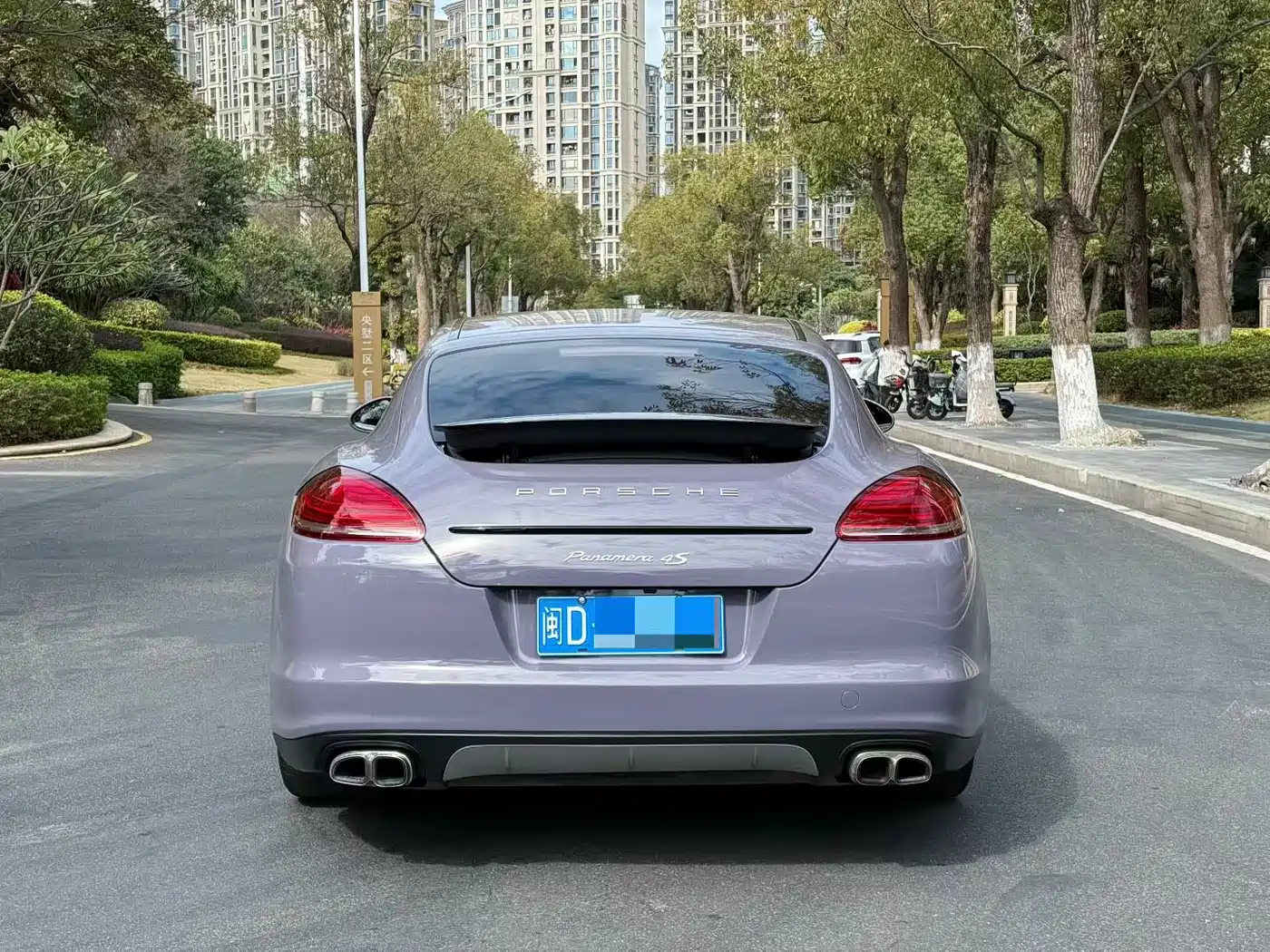 Porsche Panamera 2010 Panamera 4 3.6L фото 8
