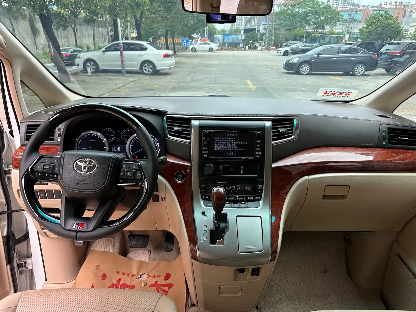 Toyota Alphard 2011 3.5L Luxury Edition фото 10
