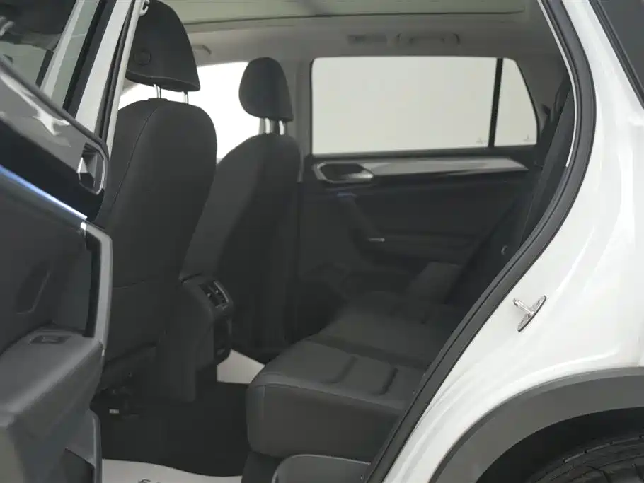 Volkswagen Tayron 2022 330TSI 2WD Luxury Smart Connect Plus фото 22