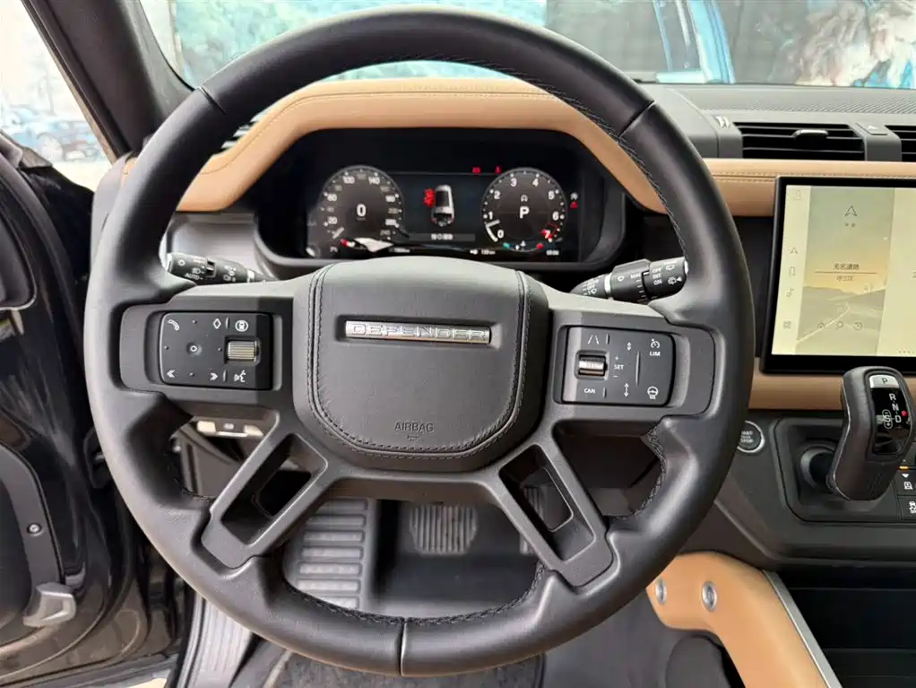 Land Rover Defender 2025 130 3.0T P400 7-Seater Luxury Edition фото 8