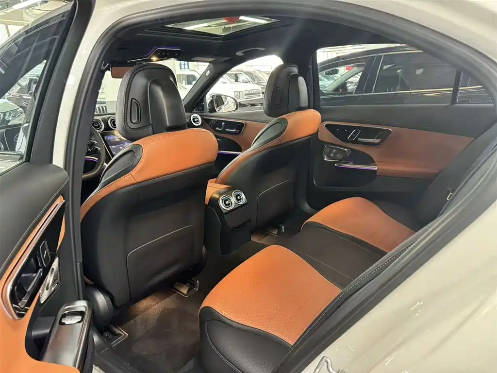 Mercedes-Benz C-Class 2023 Facelift C 260 L Night Sport Edition фото 9