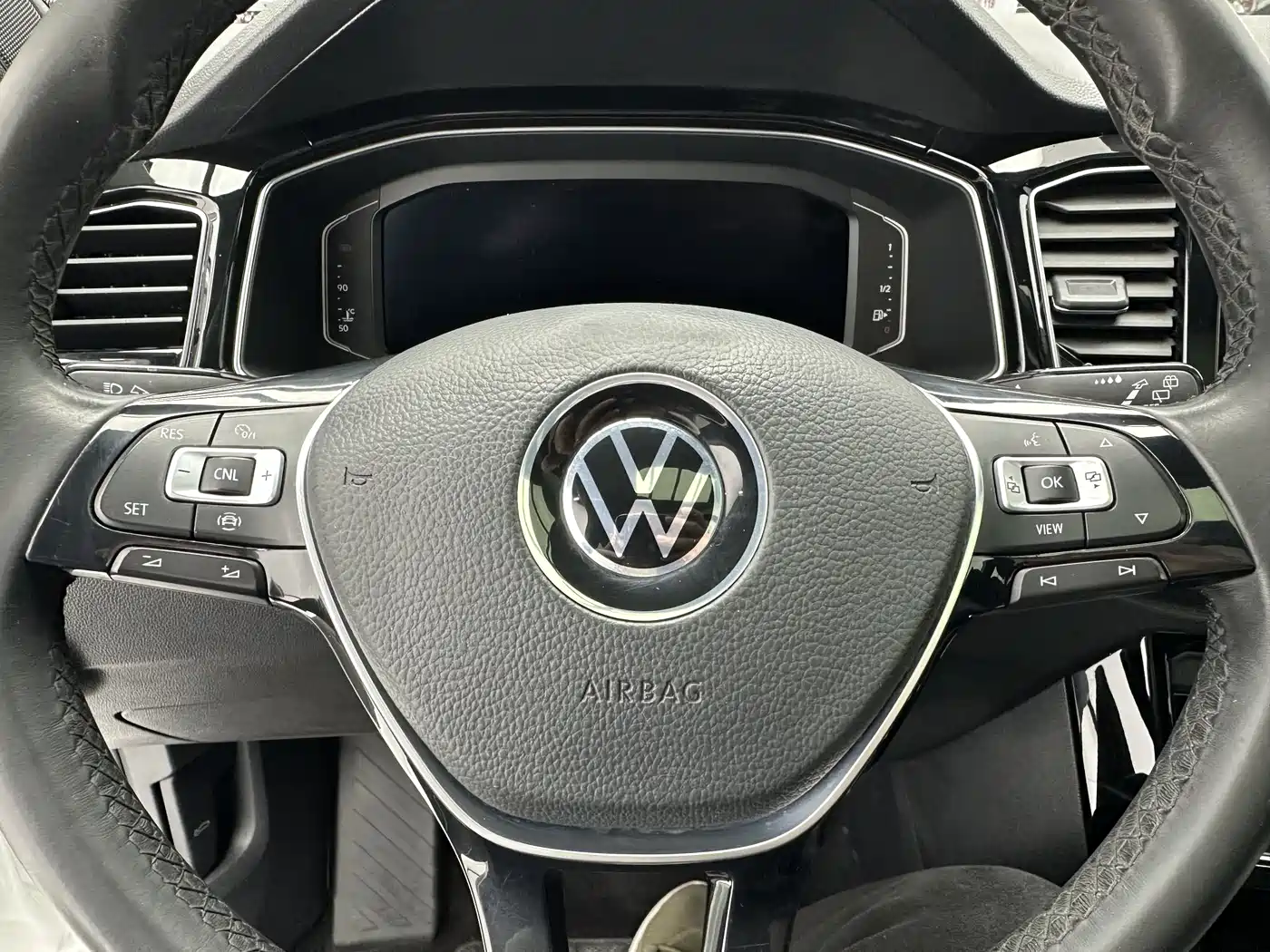 Volkswagen T-ROC 2021 Facelift 280TSI DSG 4WD Luxury Smart Connect Edition фото 14