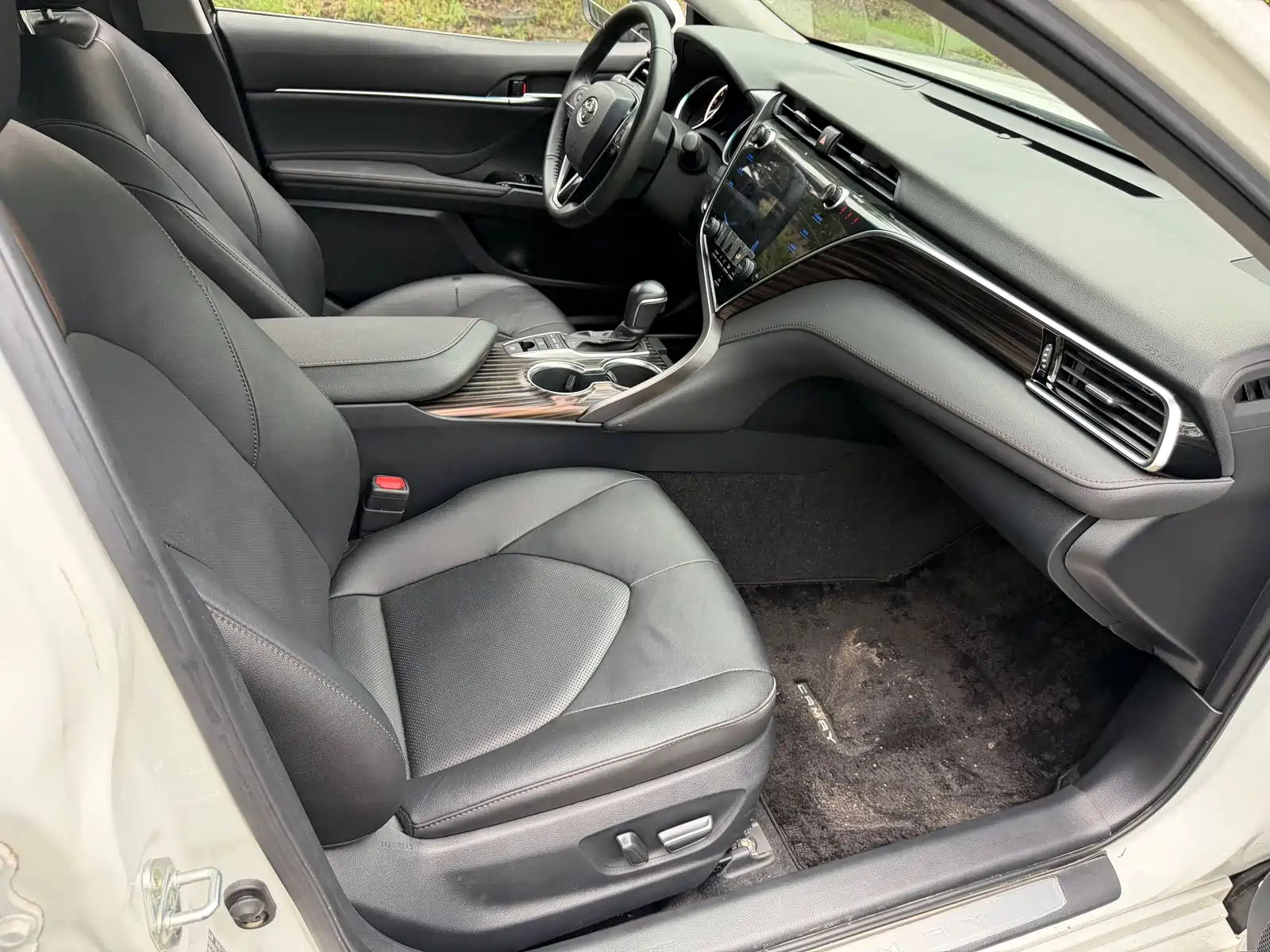 Photo 7 - Toyota Camry