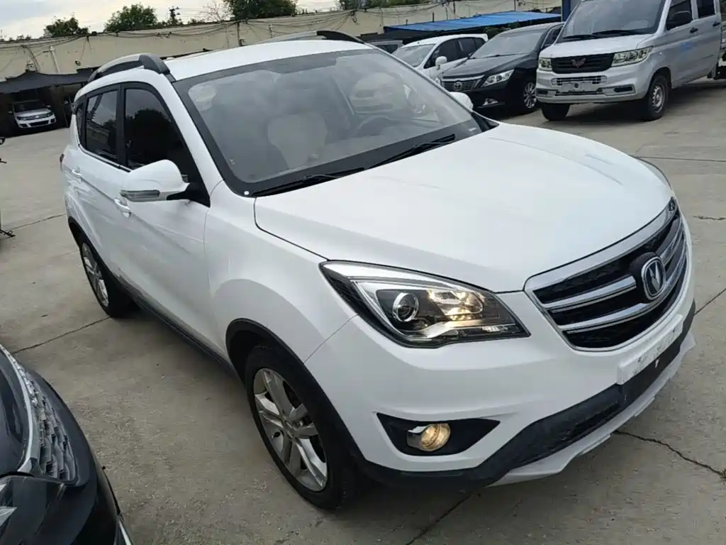 Фото 4 - Changan CS35