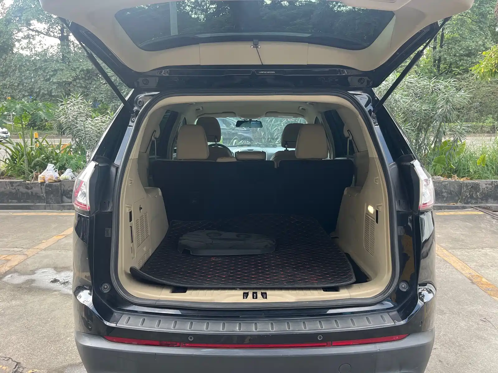 Фото 14 - Ford Edge