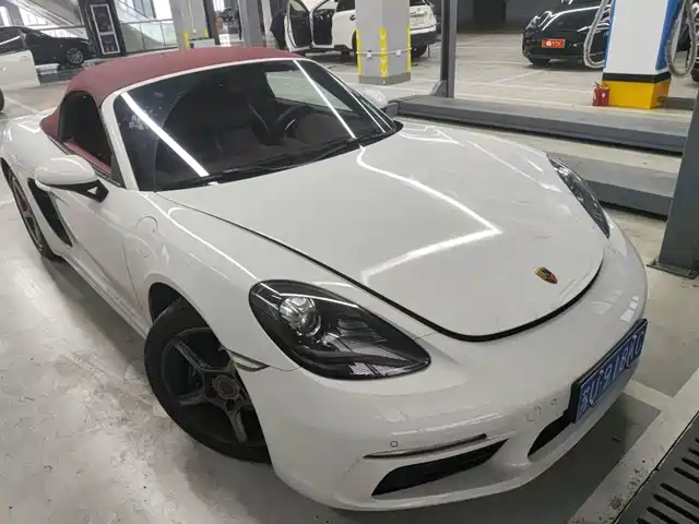 PORSCHE 718 2024