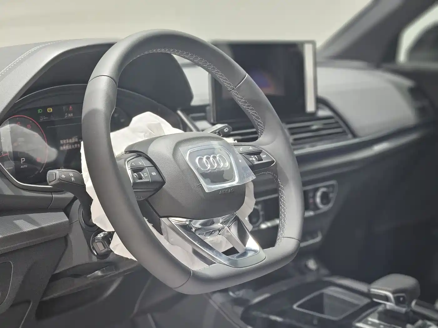 Audi Q5L 2024 Model 40 TFSI Luxury Dynamic фото 11