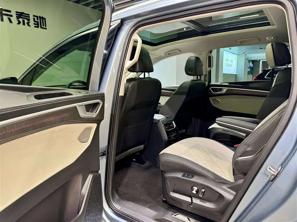 Volkswagen Talagon 2025 450TSI R-Line 6-Seater фото 19