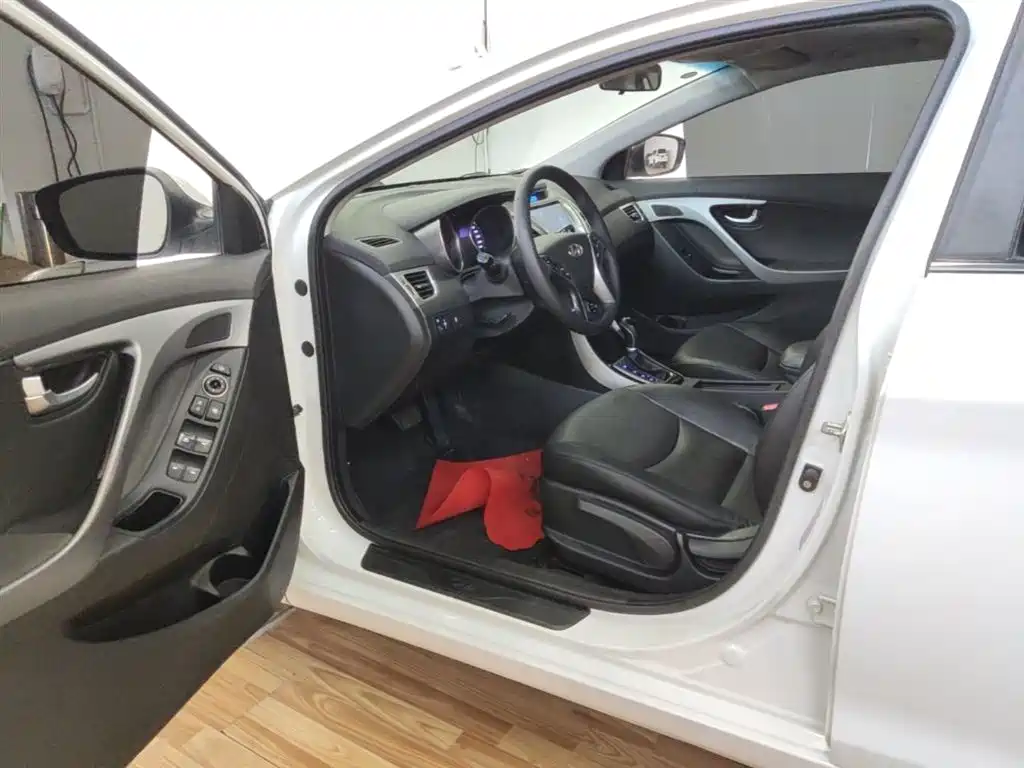 Hyundai Langdong 2015 1.6L Auto Exclusive фото 16